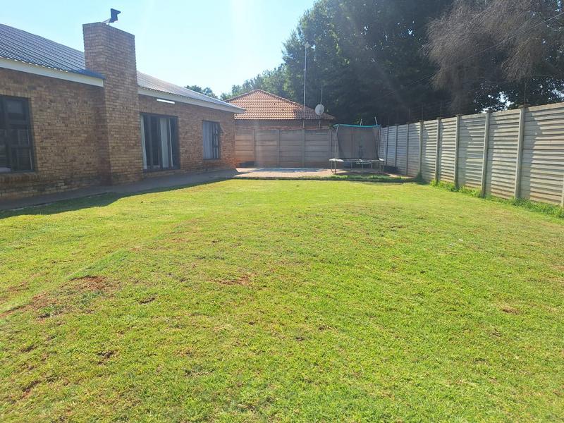 2 Bedroom Property for Sale in Adamayview North West